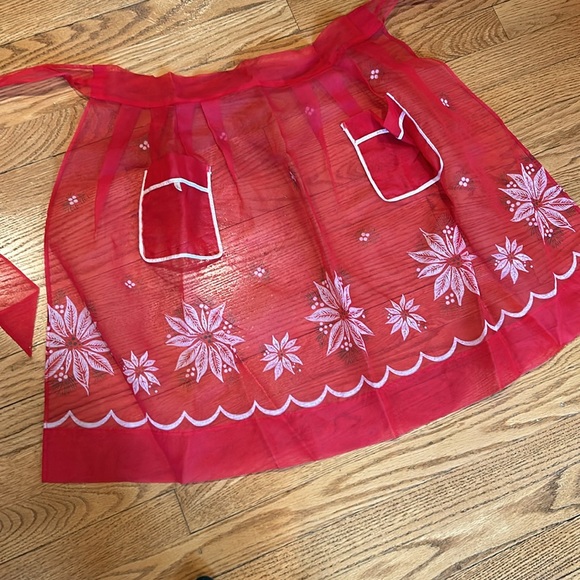 Vintage Christmas Apron - Picture 2 of 3